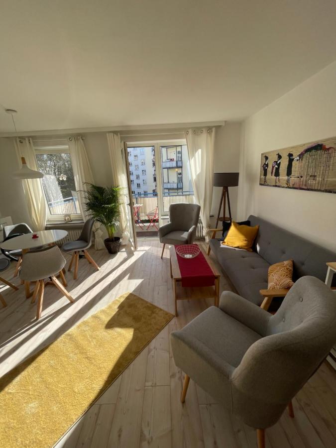 Ruhige Wohnung Mit Parkplatz, Charmantes Viertel كاسيل المظهر الخارجي الصورة